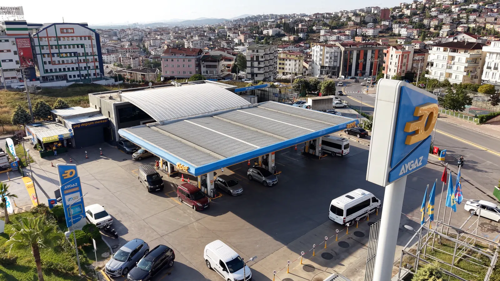 Göksay Petrol istasyonunun ve akaryakıt alanının havadan görünümü
